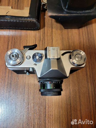 Пленочный фотоаппарат зенит, вспышка