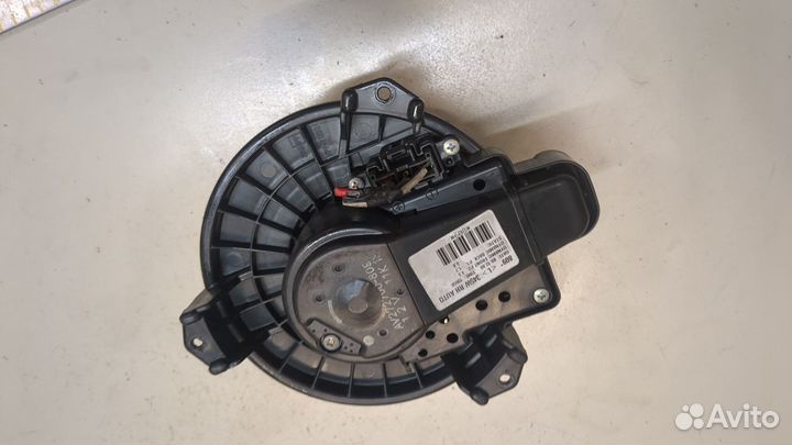 Двигатель отопителя Toyota Avensis 3, 2009