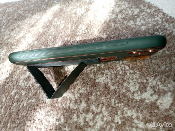 Чехол на iPhone 12