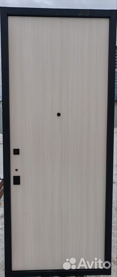 Дверь входная металлическая новая