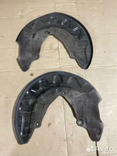 Пыльник тормозного диска Volkswagen Passat B8