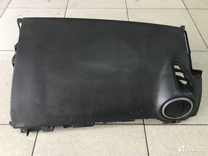 Накладка торпеды правая с подушкой Mazda 3 BK