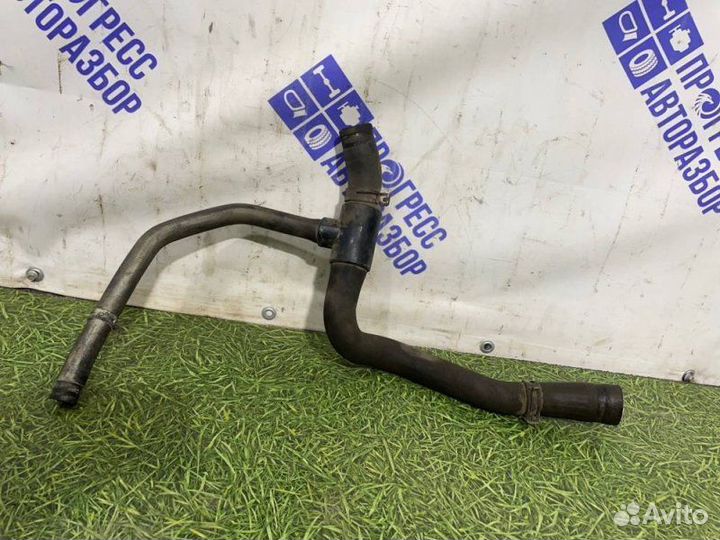 Патрубок системы охлаждения Renault Logan седан