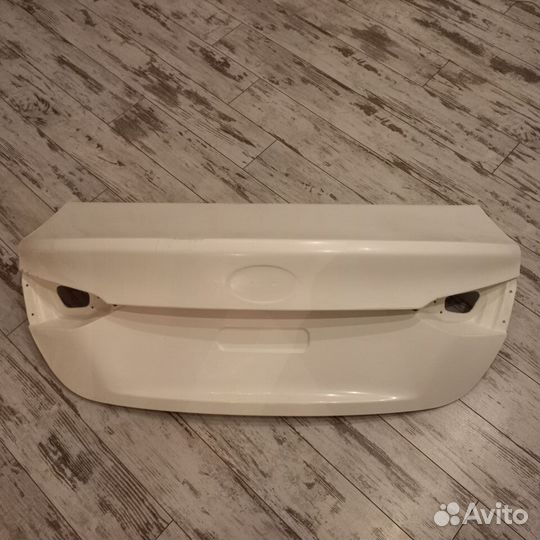 Пластиковая крышка багажника Hyundai Solaris 2