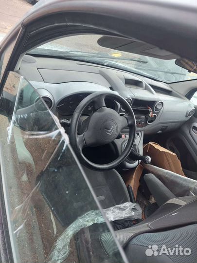 Разбор Б/У запчасти Citroen Berlingo 2011