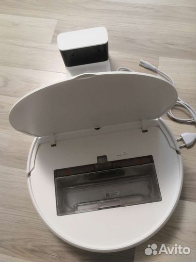 Робот пылесос Xiaomi, рабочий, но требует ремонта