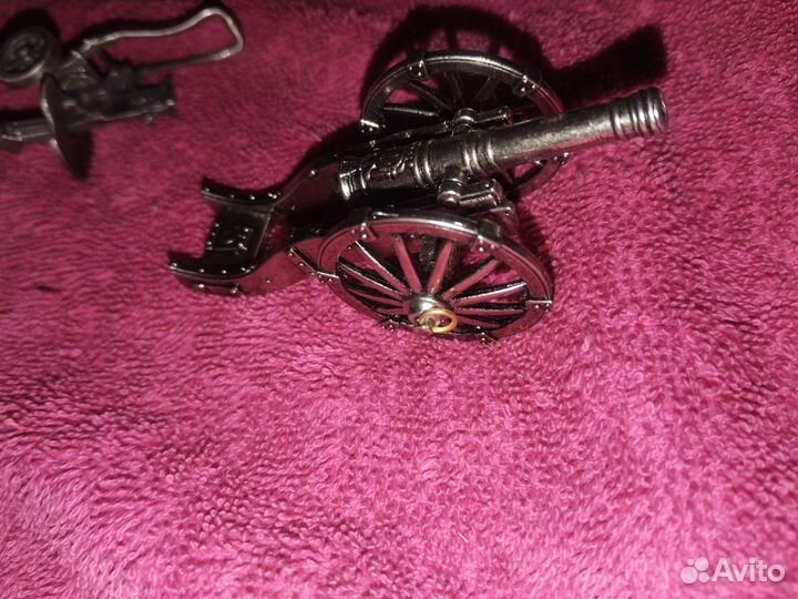 Оловянные солдатики из киндера и прочее