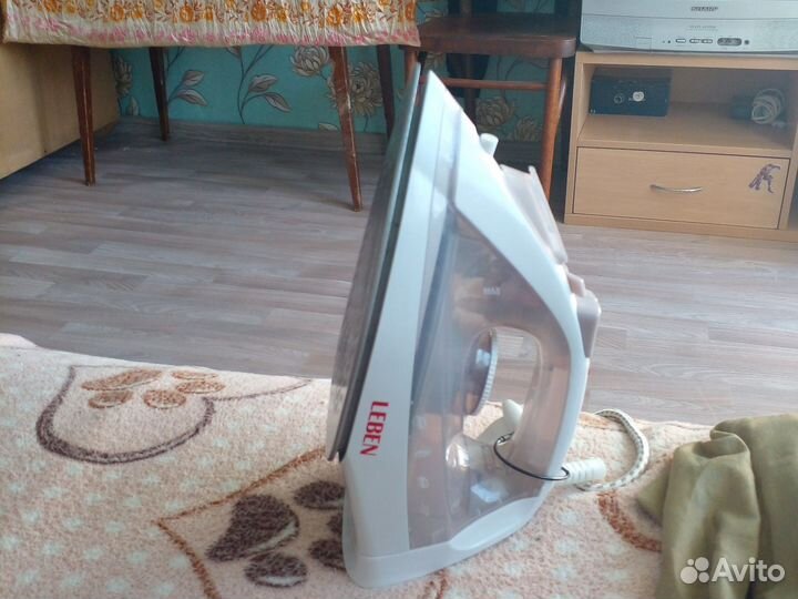 Утюг Vitek