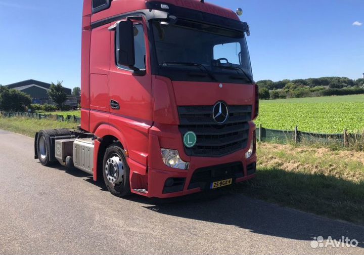 Pазбираем грузовик Mercedes-Benz Actros mpiv с 201