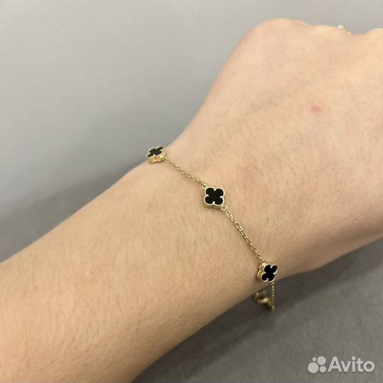 Золотой браслет клевер