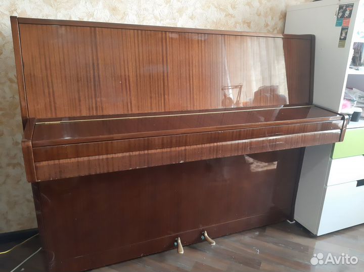 Продам пианино Petrof