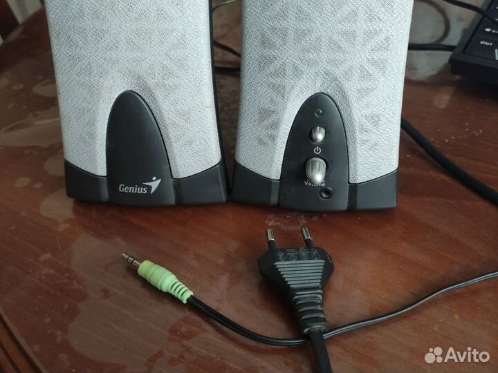 Компьютерные колонки Genius