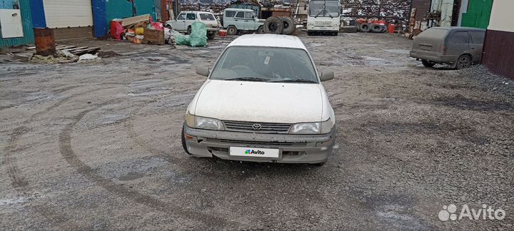 Toyota Corolla 2.2 AT, 2001, битый, 250 000 км