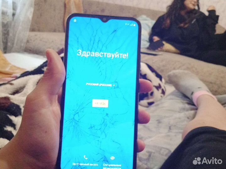 Телефон realme c11 продам, разбит экран