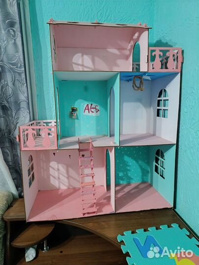 Домик кукольный