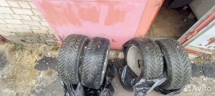 Goodyear UltraGrip 500 255/55 R18 109