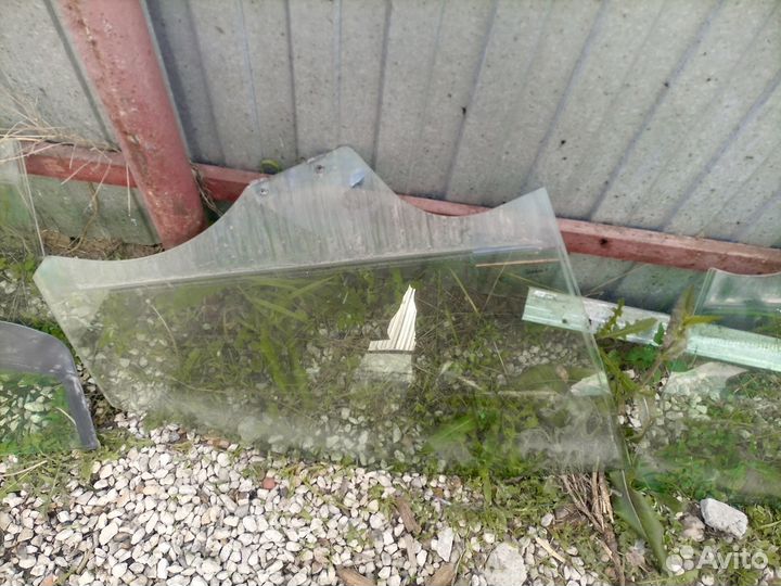 Стекло двери перед/зад Renault Logan Stepway 2