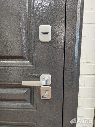 Дверь входная металлическая с терморазрывом
