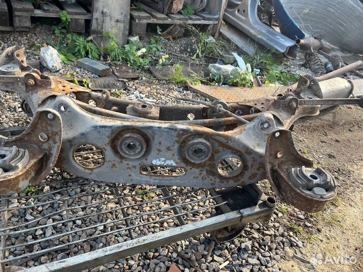 Подрамник задний балка Mercedes W210 e class