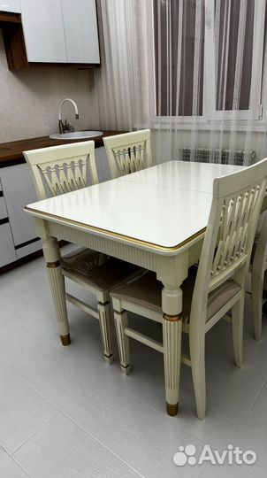 Кухонный стол. Доставка по всей России