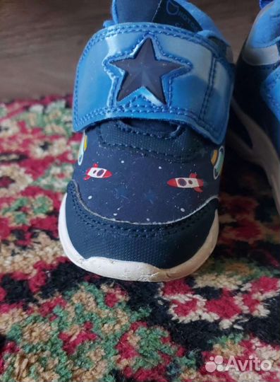 Кроссовки для мальчика р.21