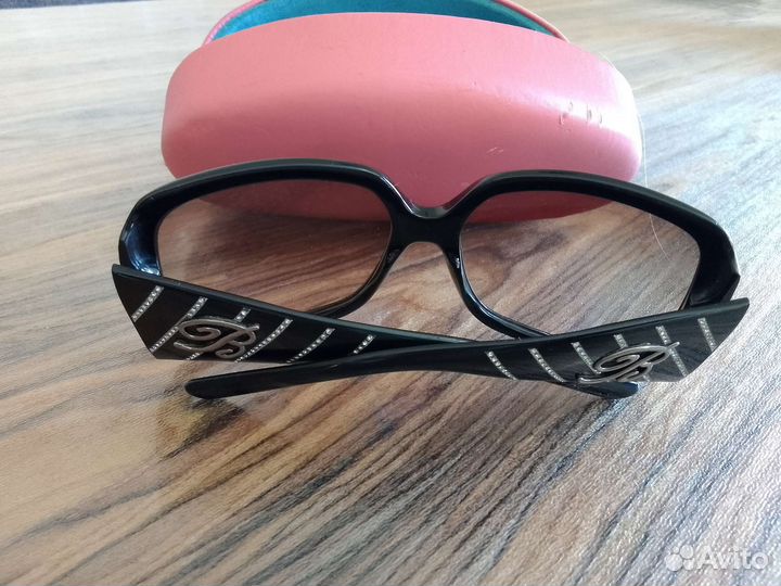 Солнцезащитные очки женские брендовые