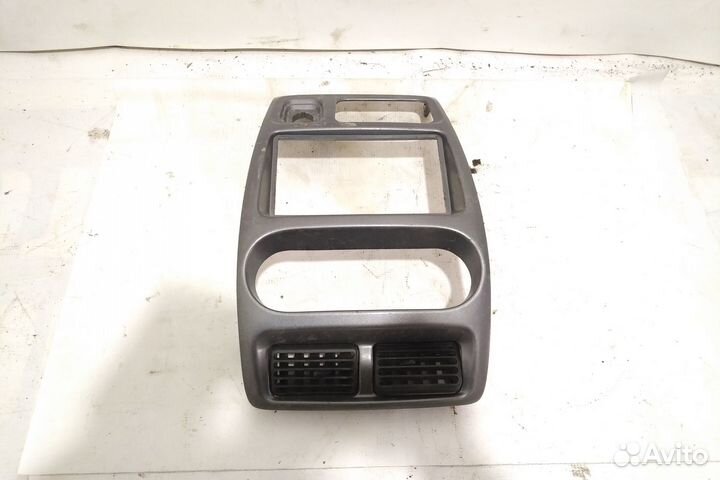 Накладка центральной консоли Daihatsu Storia