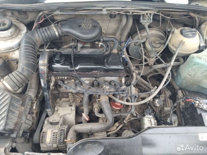 Разбор на запчасти Volkswagen Passat 1.8 ABS 1996