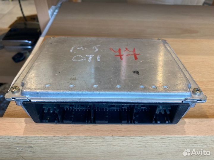 Блок управления двигателем Volkswagen Passat B5