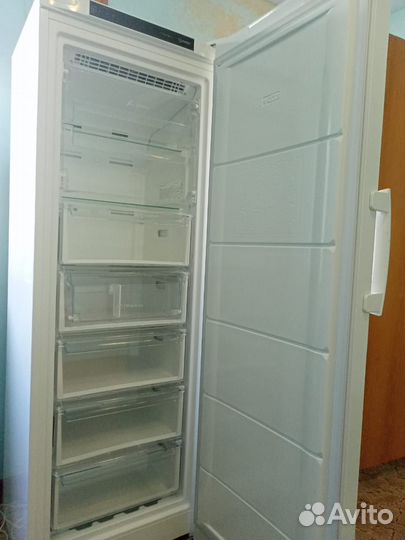 Морозильная камера Indesit ITU 1175 (No Frost)