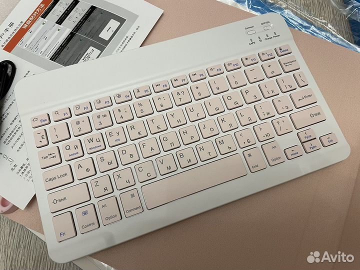 Чехлы с клавиатурой для iPad Pro 11