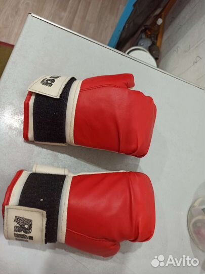 Перчатки для кикбоксинга
