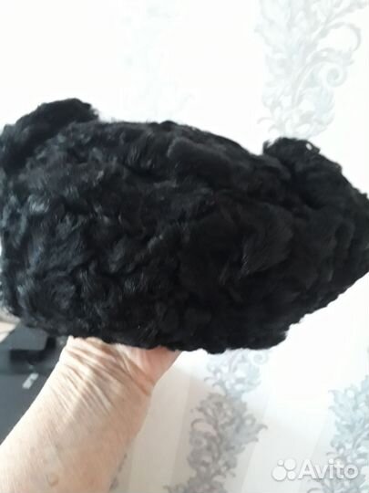 Меховой воротник норка, песец, шапка каракулевая