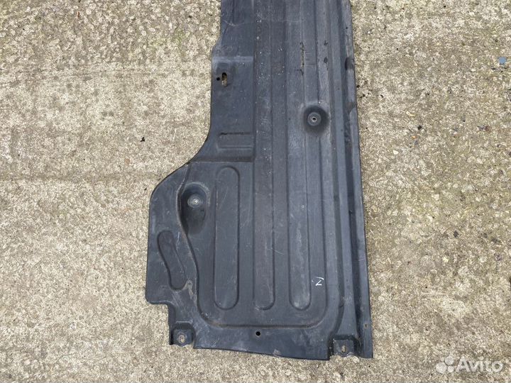 Защита пола передняя левая Mercedes W211