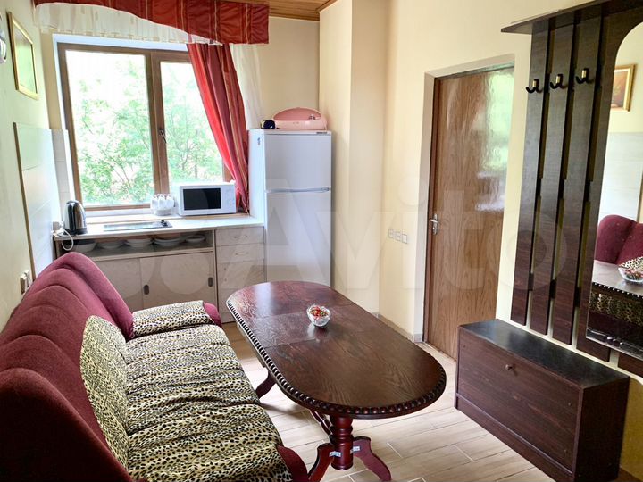 3-к. квартира, 100 м², 3/3 эт.