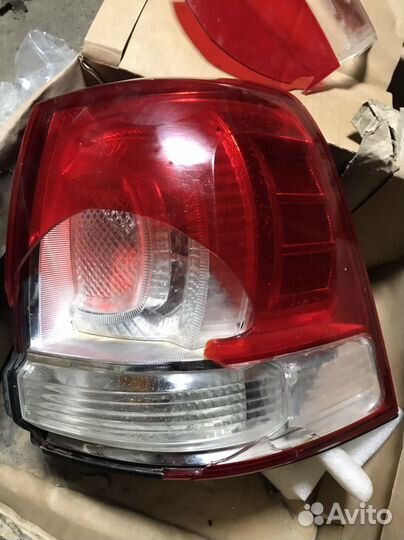 Фара задняя правая на land cruiser 200