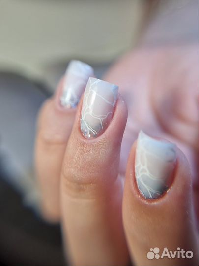 Нужна модель на маникюр