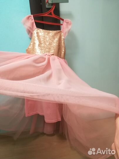 Нарядное платье