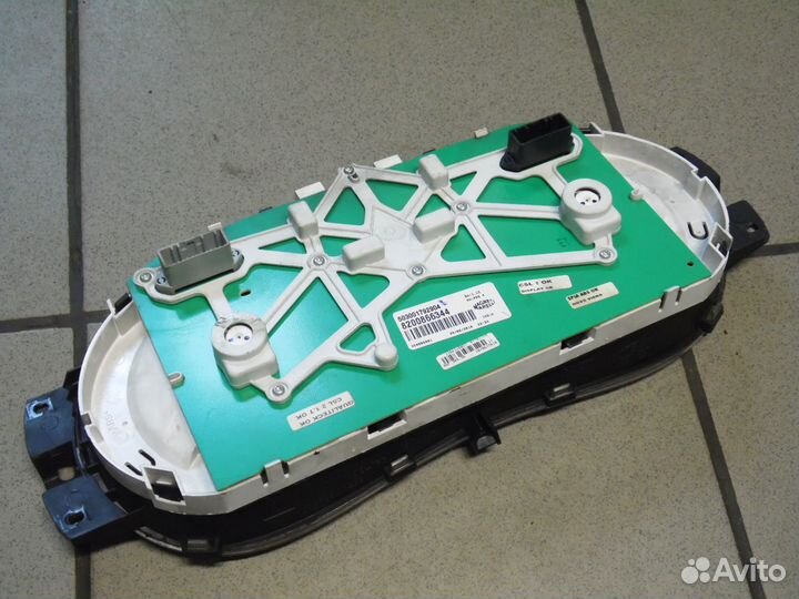 Щиток приборов под автомат Рено Логан Сандеро 1