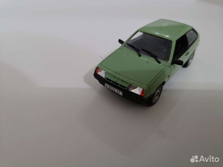 Модель автомобиля 1:43