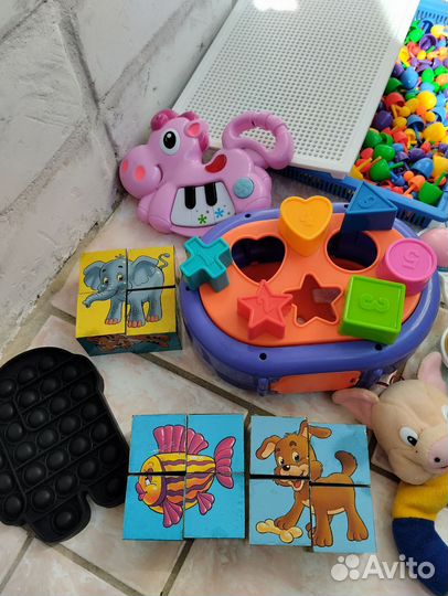 Развивающие игрушки для малышей пакетом