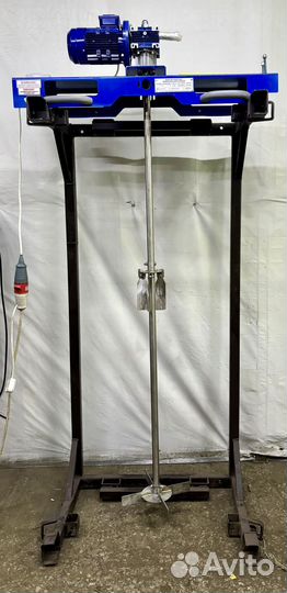 Мешалка промышленной емкости 1,1 кВт