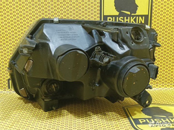 Фара правая Renault Duster