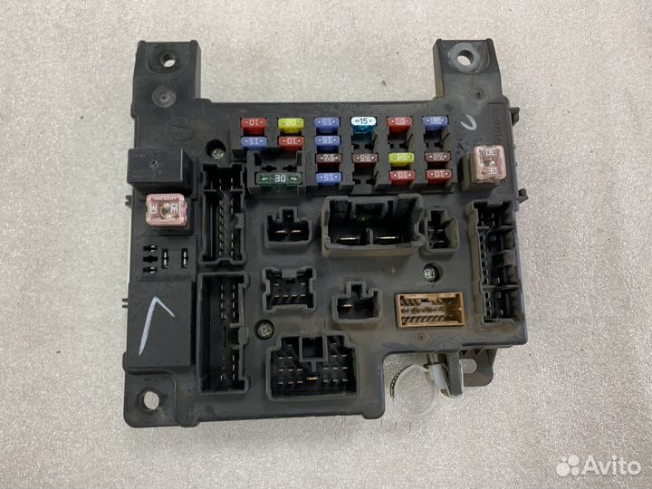 Митсубиси лансер 10 блок предохранителей салонный
