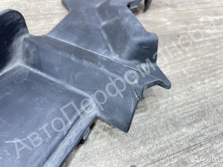 Накладка петли капота левая правая Outlander 3