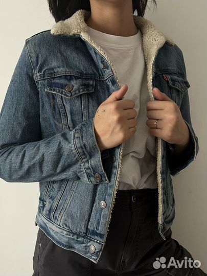 Джинсовая куртка levis