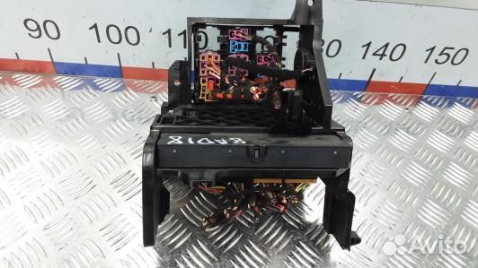 Блок предохранителей volkswagen tiguan 1 (8AD18M10