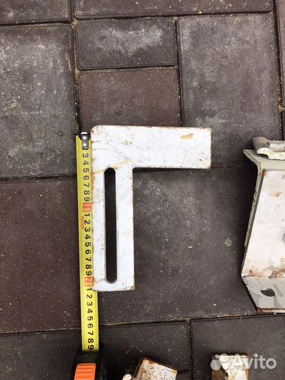 Продам кронштейны для лифтов