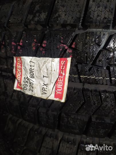 Bridgestone Blizzak VRX 225/60 R17