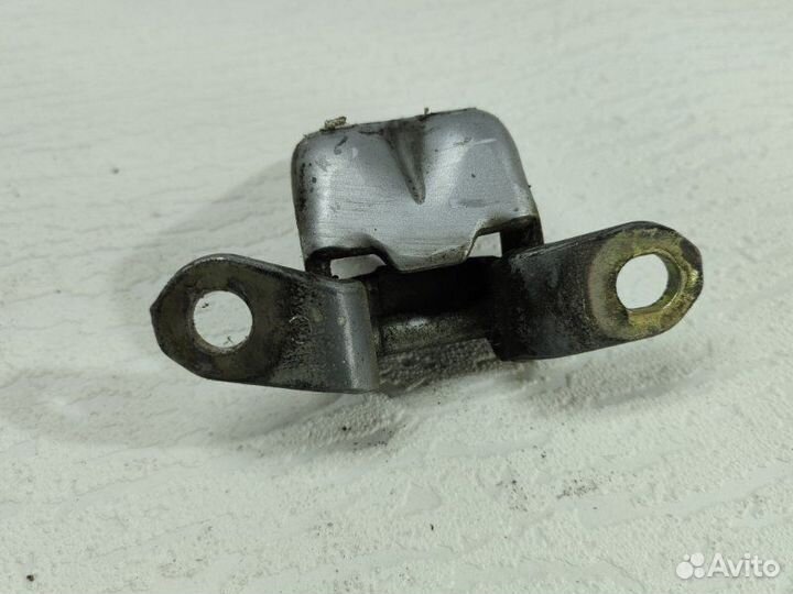 Петля двери передняя левая Nissan Primera 2008